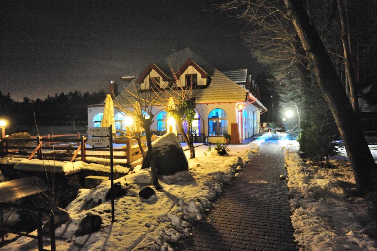 Malutkie Resort Radomsko Extérieur photo