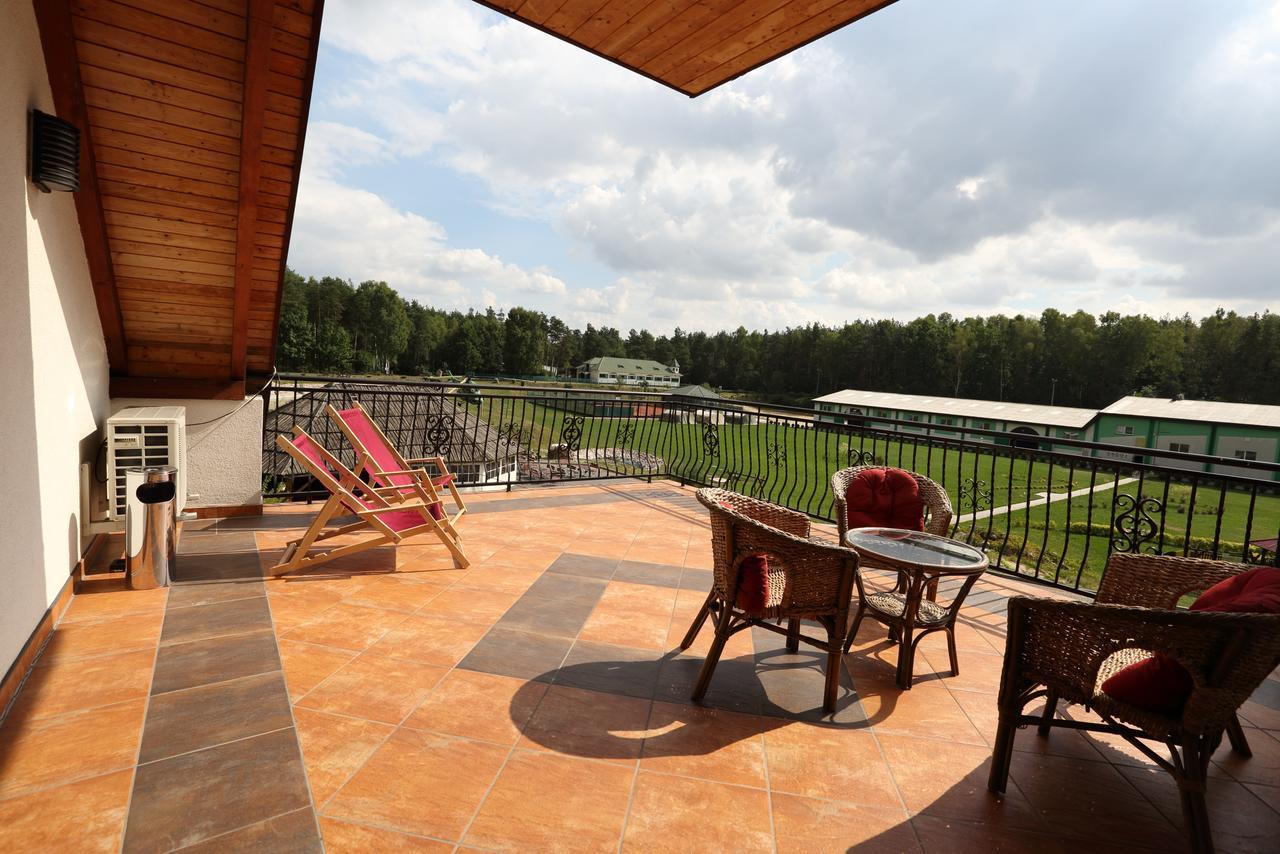 Malutkie Resort Radomsko Extérieur photo