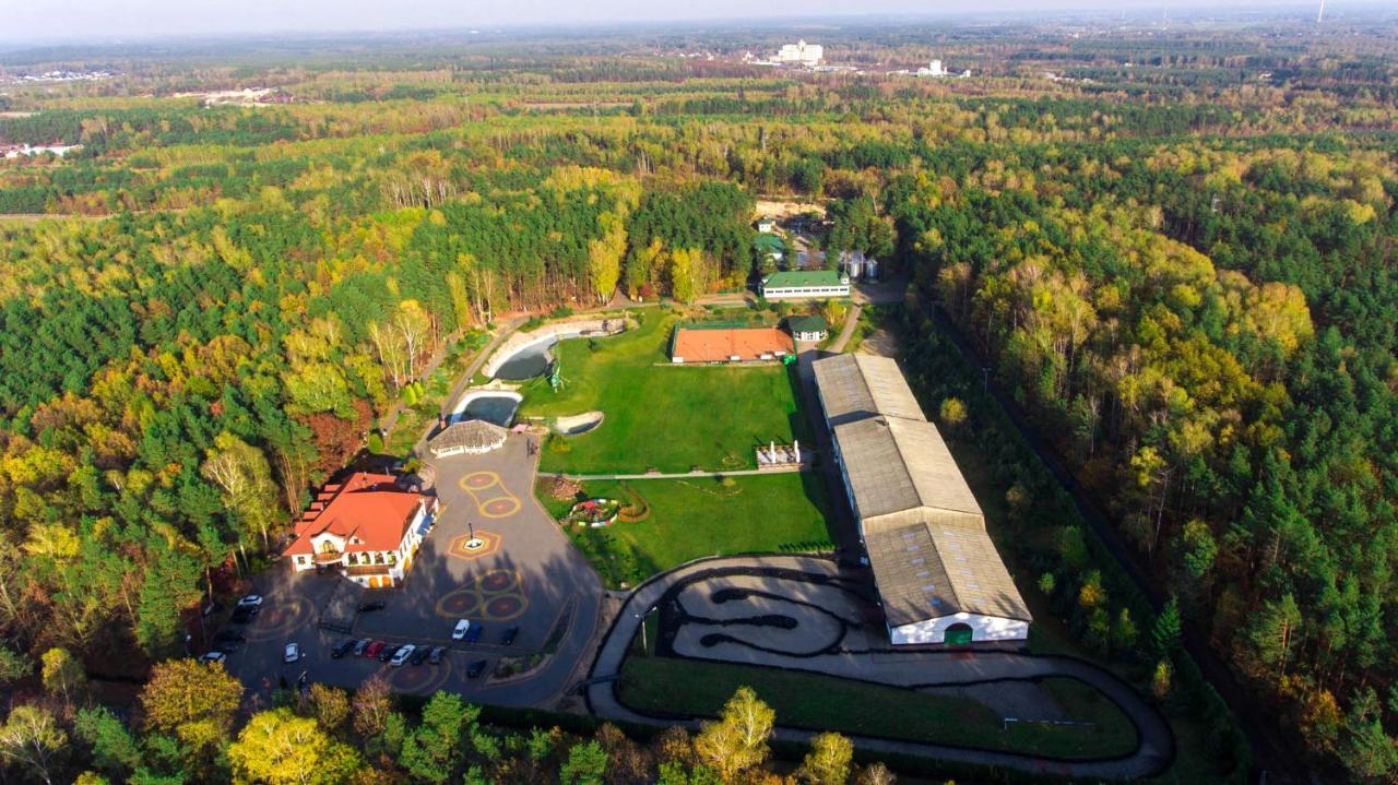 Malutkie Resort Radomsko Extérieur photo